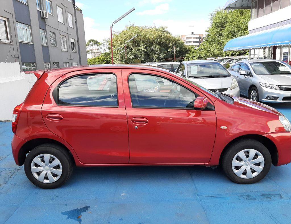 Toyota Etios 1.3 Hbx 16V Flex 4P Manual 2015 imagem 3