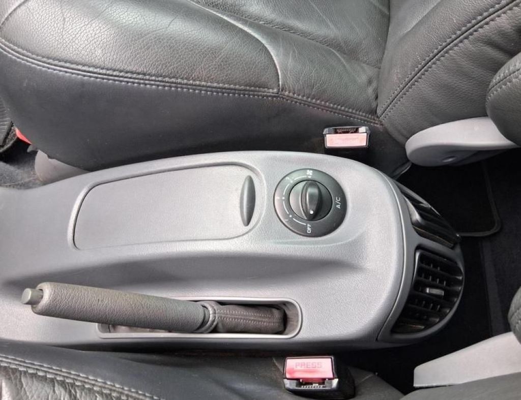 Citroen Xsara Picasso Exa 2.0 Automatico 4 Portas Modelo 2006 imagem 19