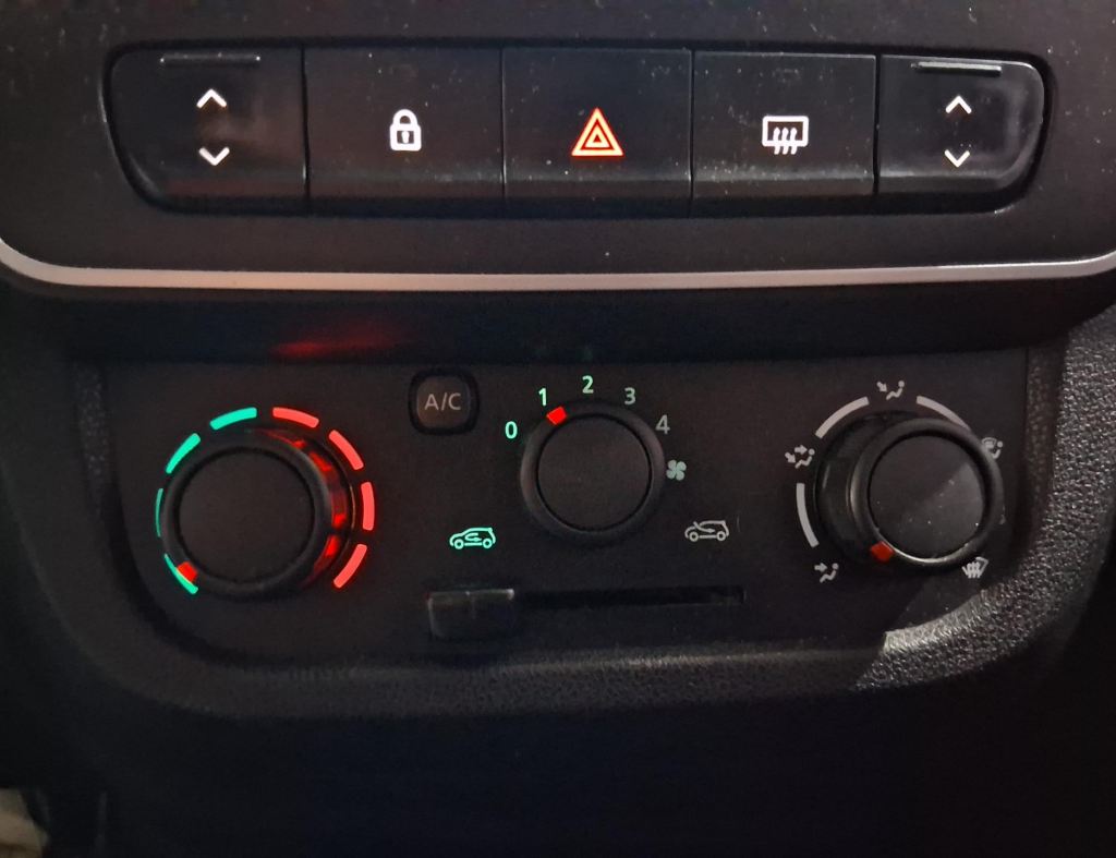 Renault Kwid Zen 1.0 Flex 4 Portas Modelo 2022 imagem 16