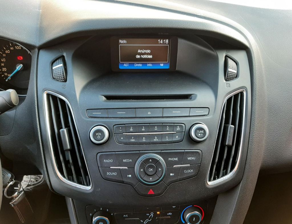 Ford Focus Sedan Se 2.0 Automatico 4 Portas Modelo 2017 imagem 19