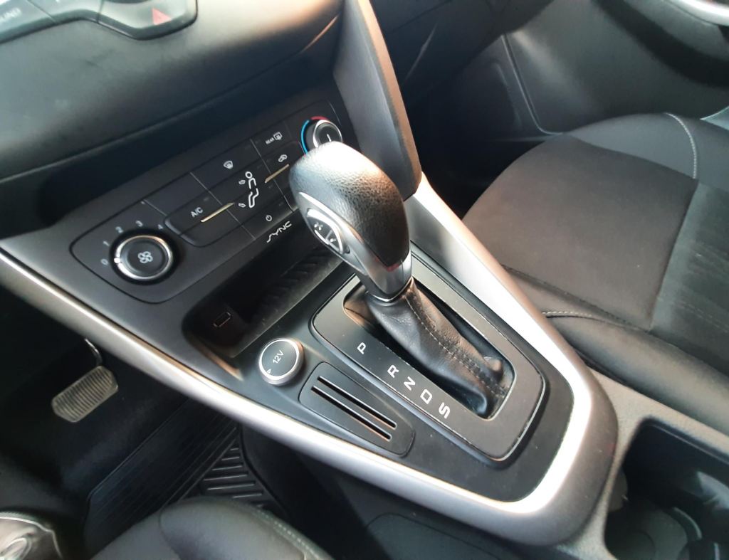 Ford Focus Sedan Se 2.0 Automatico 4 Portas Modelo 2017 imagem 16