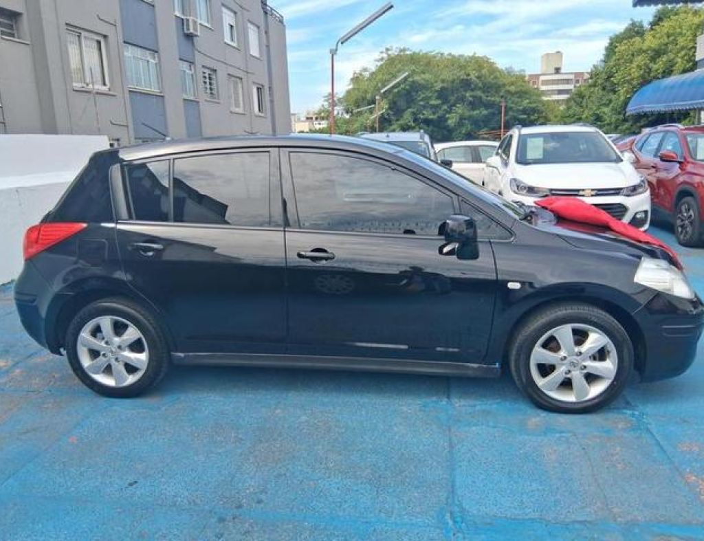 Nissan / Tiida S 1.8 Flex 4 Portas Modelo 2013 imagem 5