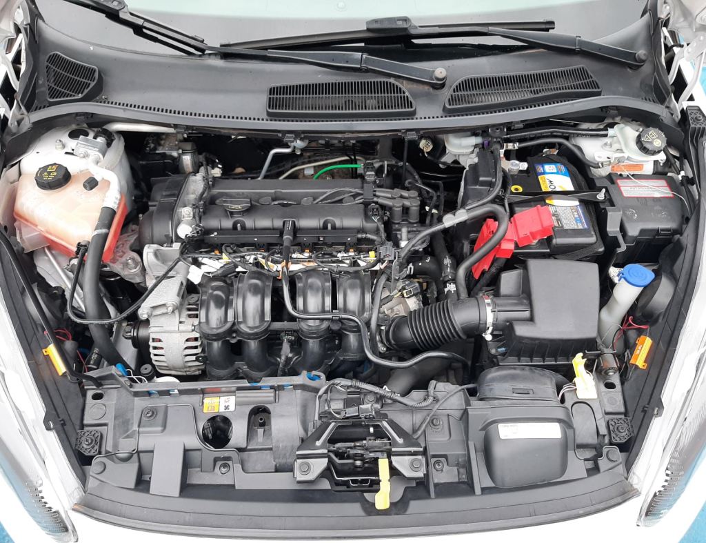 Ford New Fiesta Hatch Sel 1.6 Automatico Flex 4 Portas Modelo 2017 imagem 26