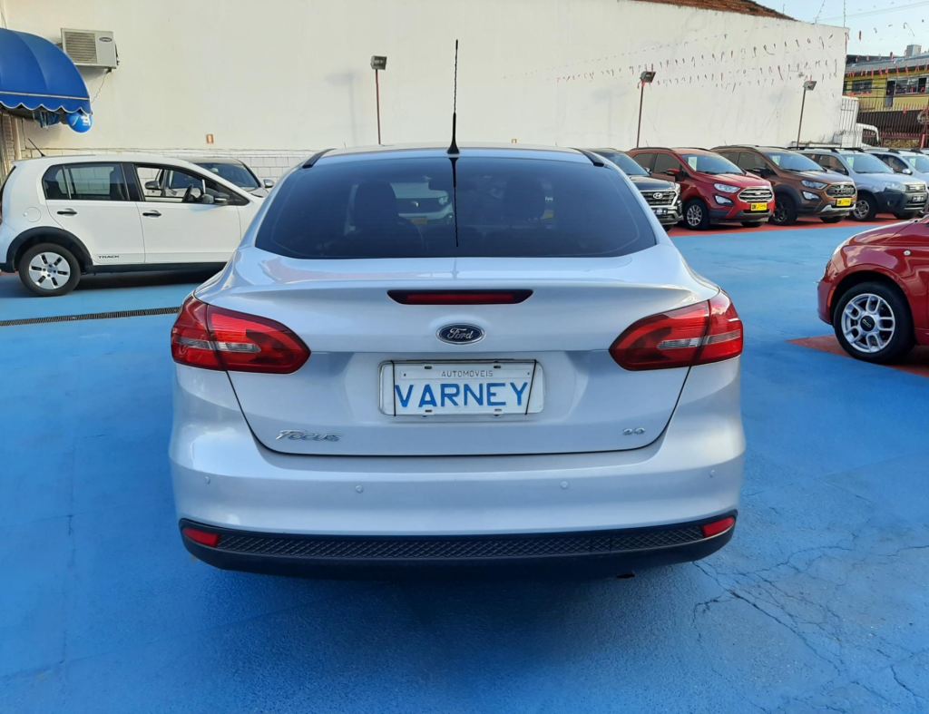 Ford Focus Sedan Se 2.0 Automatico 4 Portas Modelo 2017 imagem 8