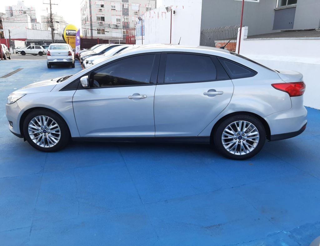 Ford Focus Sedan Se 2.0 Automatico 4 Portas Modelo 2017 imagem 4