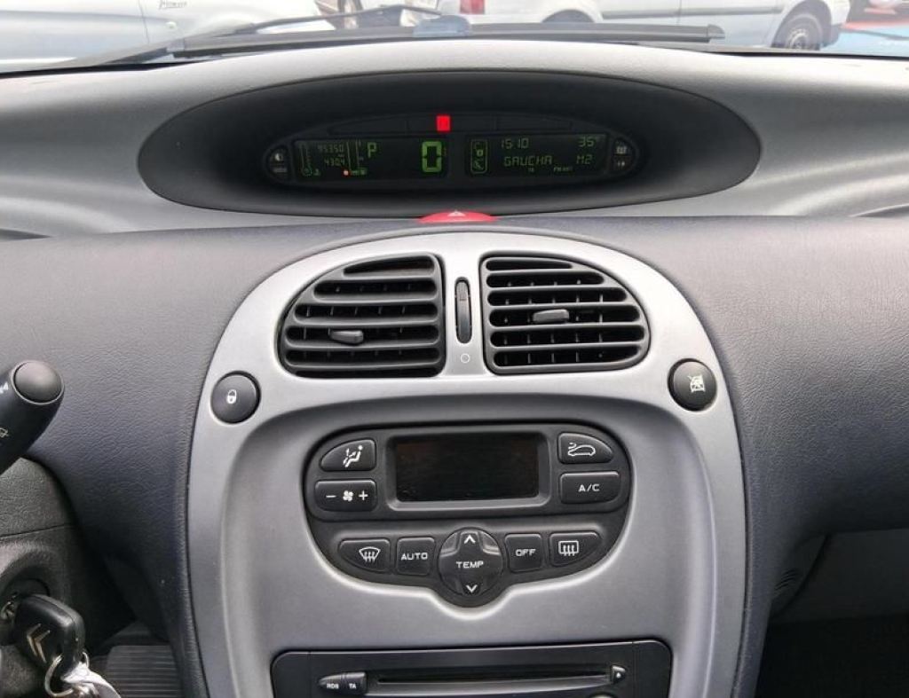 Citroen Xsara Picasso Exa 2.0 Automatico 4 Portas Modelo 2006 imagem 17