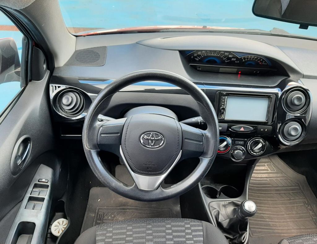 Toyota Etios 1.3 Hbx 16V Flex 4P Manual 2015 imagem 14