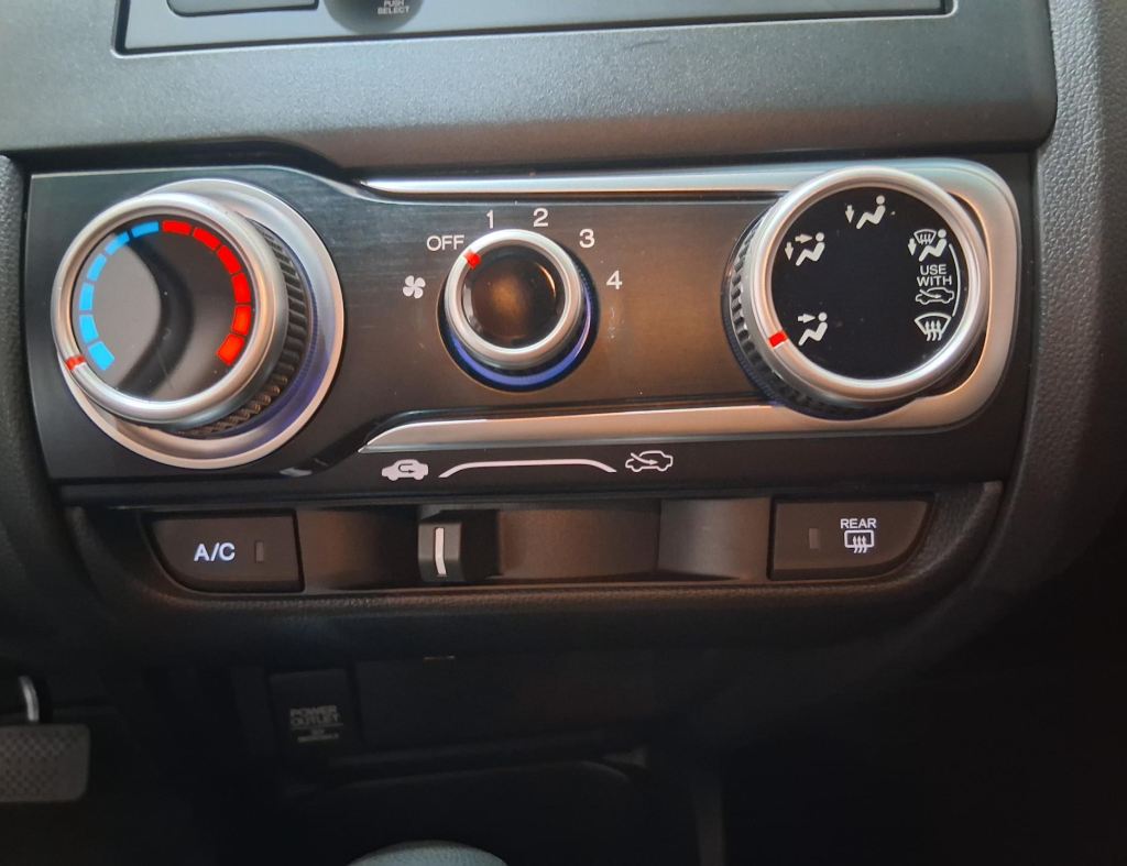 Honda Fit Lx 1.5 Automatico Flex 4 Portas Modelo 2017 imagem 16