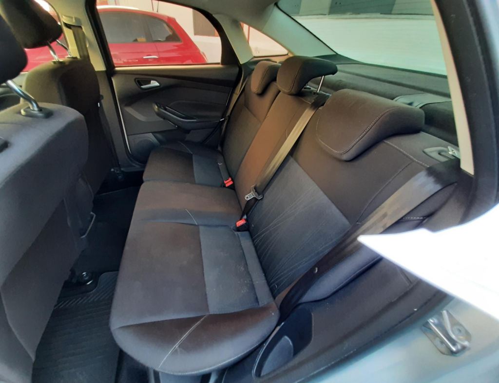 Ford Focus Sedan Se 2.0 Automatico 4 Portas Modelo 2017 imagem 15