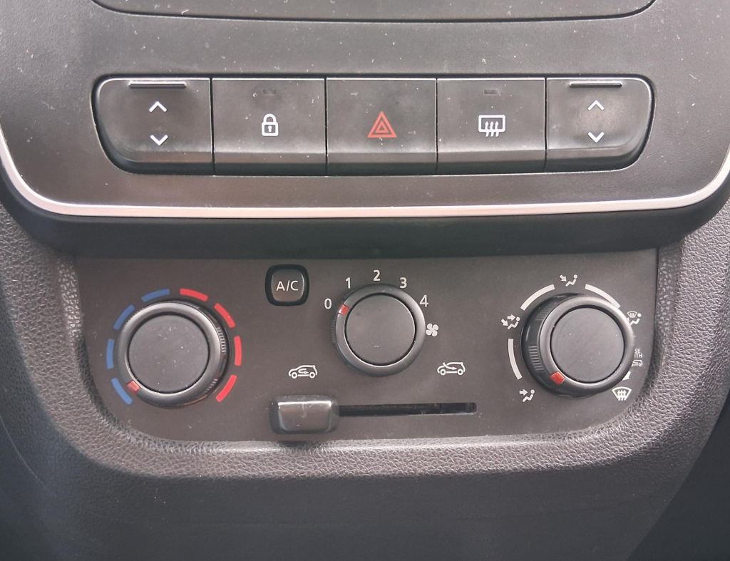 Renault Kwid Zen 1.0 Flex 4 Portas Modelo 2019 imagem 14