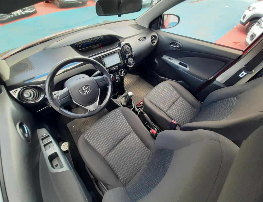 Toyota Etios 1.3 Hbx 16V Flex 4P Manual 2015 imagem 12