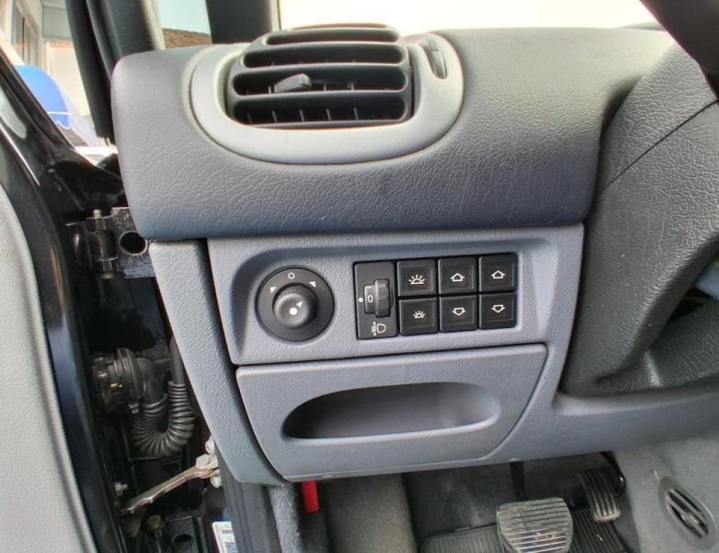 Citroen Xsara Picasso Exa 2.0 Automatico 4 Portas Modelo 2006 imagem 18