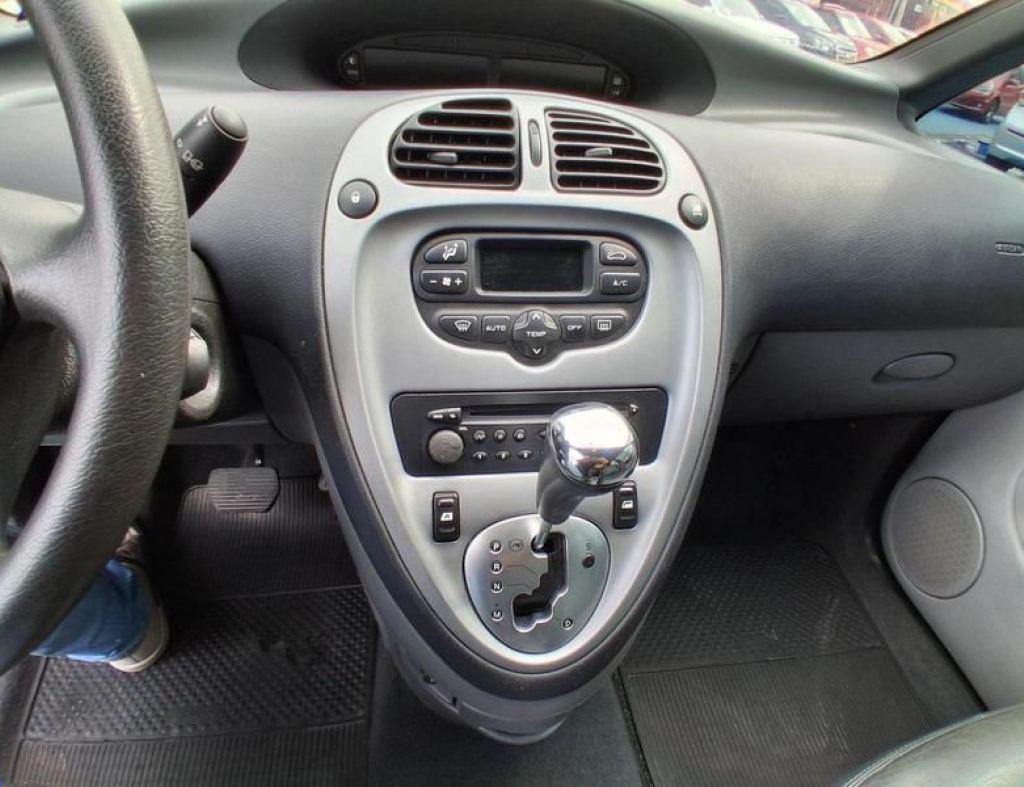 Citroen Xsara Picasso Exa 2.0 Automatico 4 Portas Modelo 2006 imagem 16