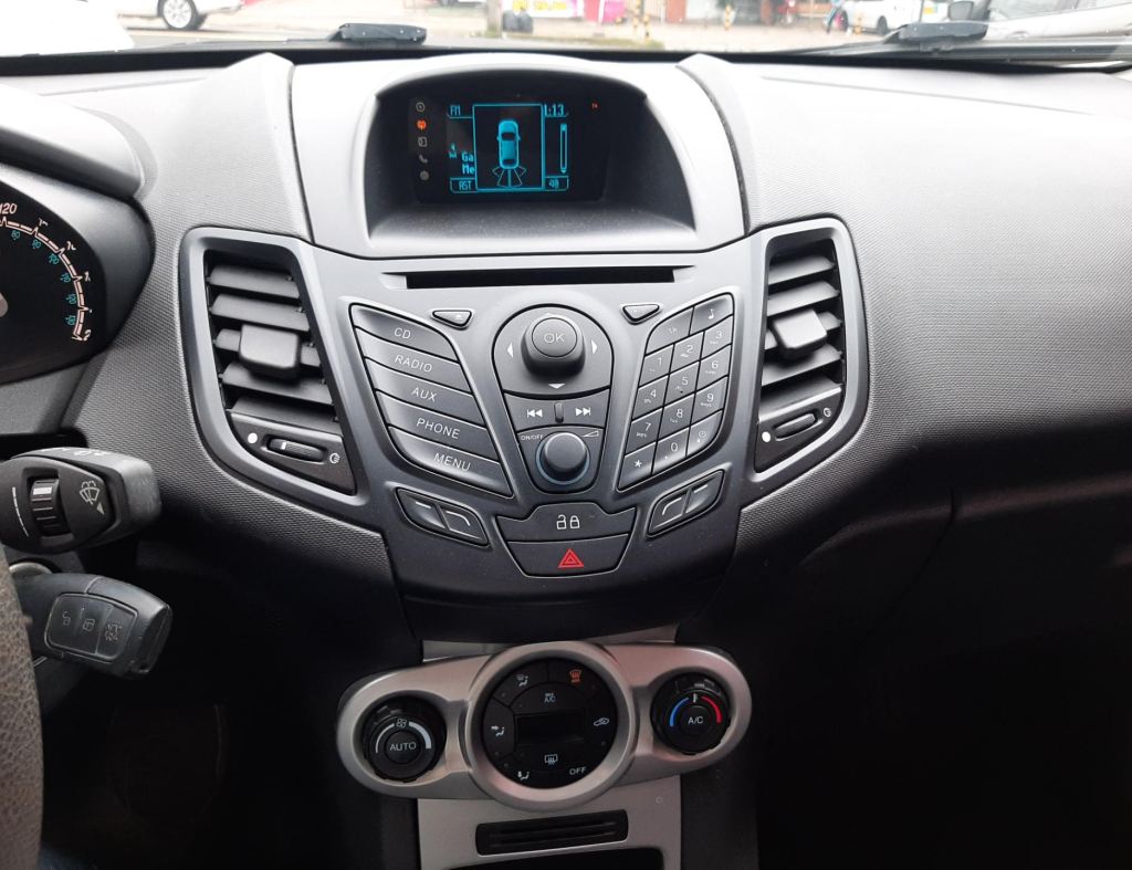 Ford New Fiesta Hatch Sel 1.6 Automatico Flex 4 Portas Modelo 2017 imagem 18