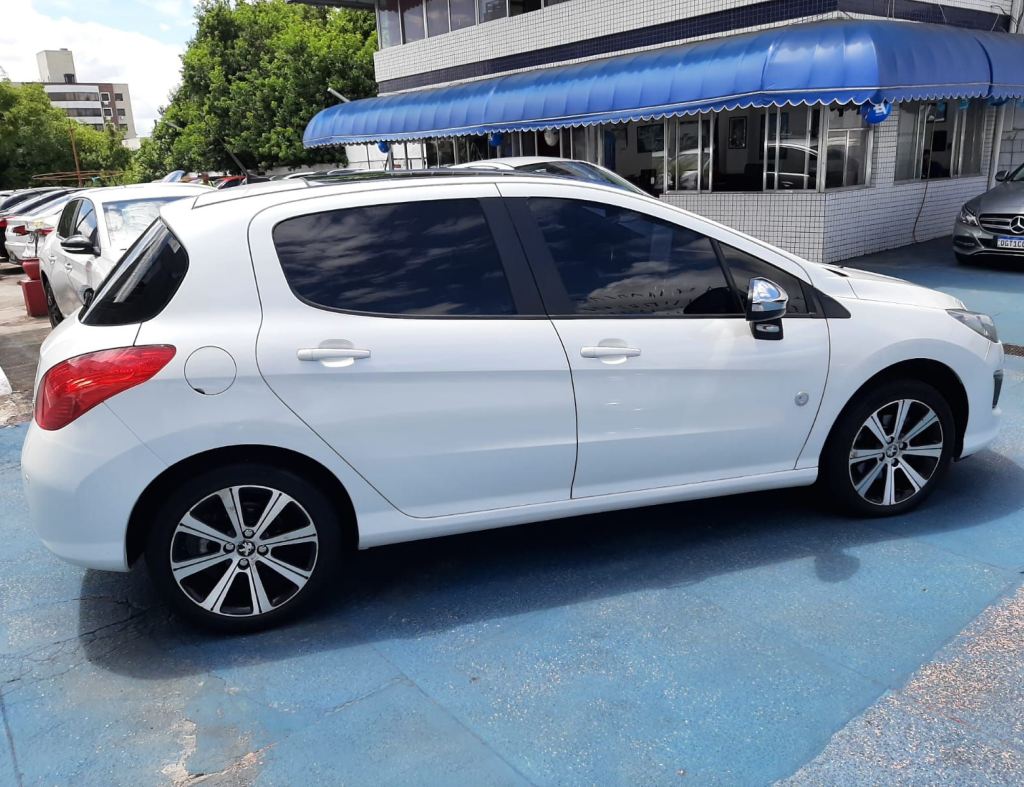 Peugeot 308 Roland Garros 1.6 Turbo Automatico imagem 3