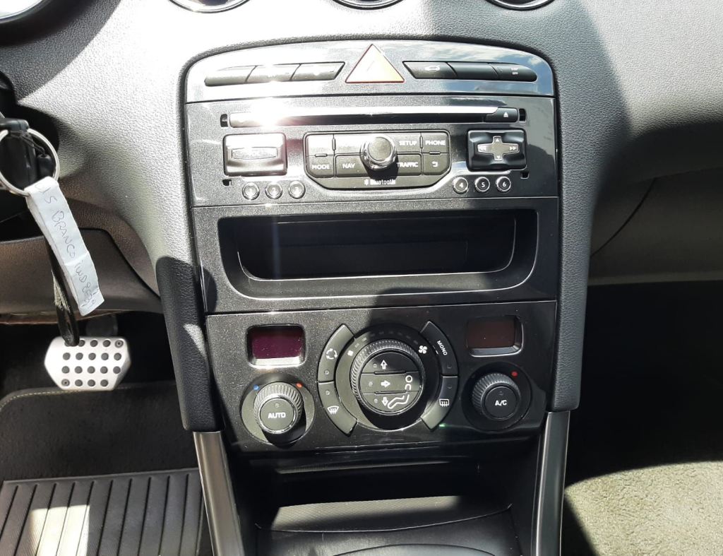 Peugeot 308 Roland Garros 1.6 Turbo Automatico imagem 20