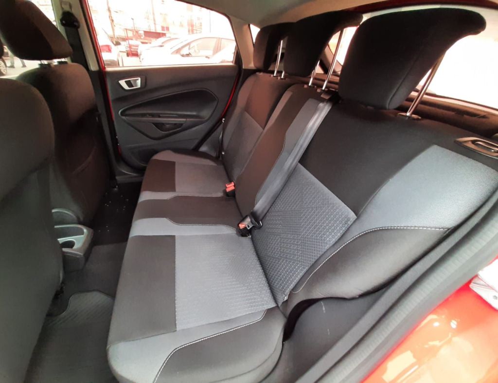 Ford New Fiesta 1.6 Sel Hatch 16V Flex 4P Manual 2018 imagem 17