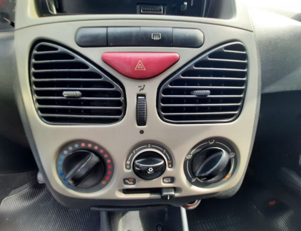 Fiat Palio 1.0 Mpi Fire Economy 8V Flex 2P Manual 2010 imagem 12
