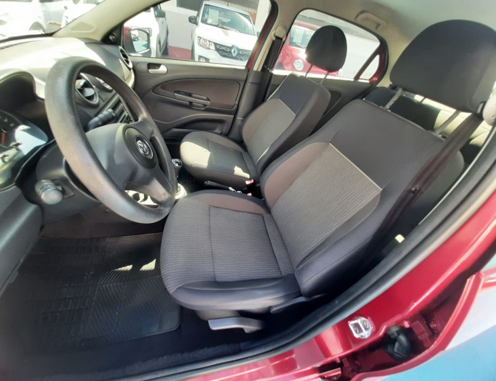 Volkswagem Voyage 1.0 City 4 Portas Modelo 2013 imagem 14