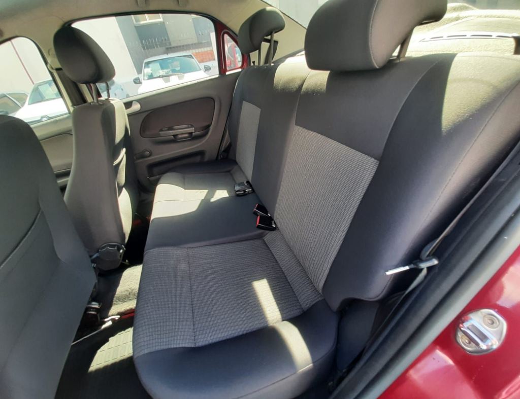Volkswagem Voyage 1.0 City 4 Portas Modelo 2013 imagem 15