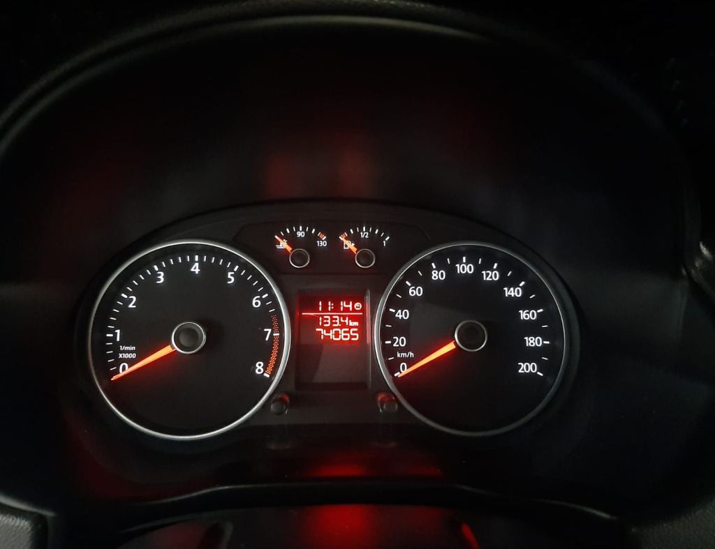 Volkswagem Voyage 1.0 City 4 Portas Modelo 2013 imagem 16