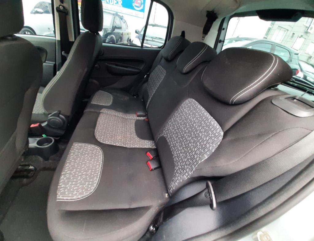 Fiat Uno Attractive 1.0 Fire Flex 8V 5P 2021 imagem 15