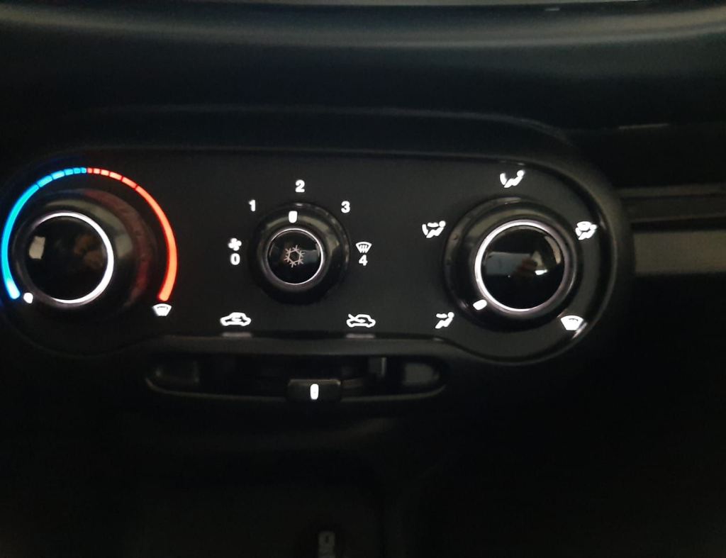Fiat Uno Attractive 1.0 Fire Flex 8V 5P 2021 imagem 21