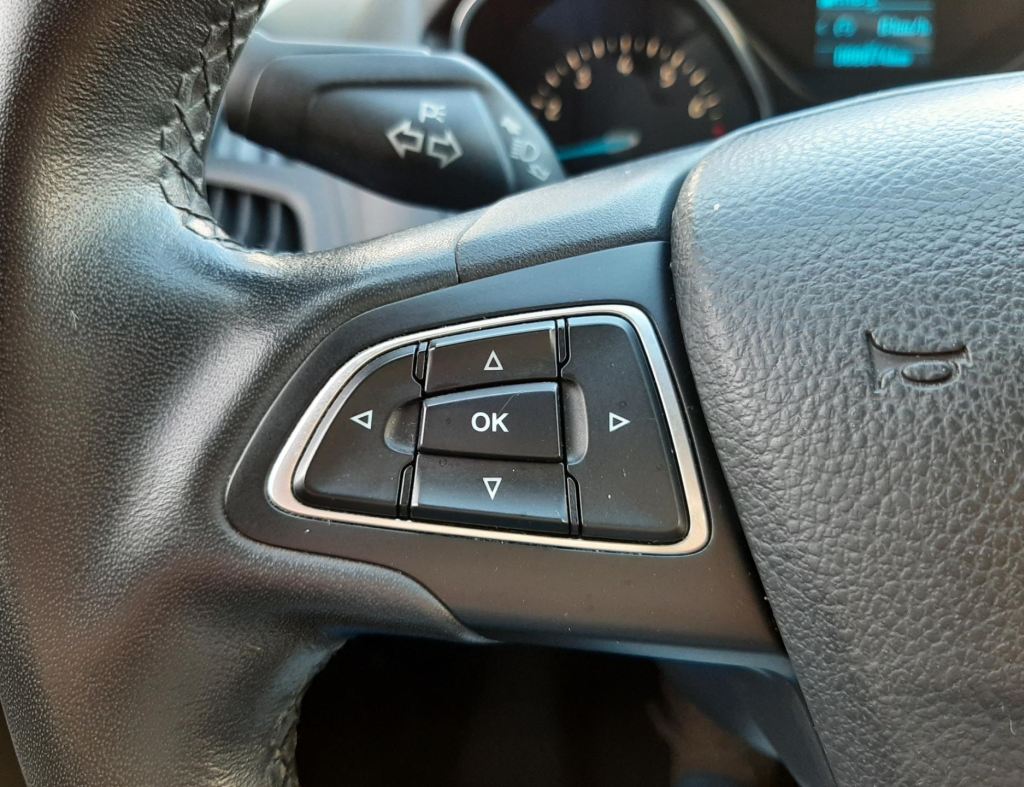 Ford Focus Se 2.0 Automatico Modelo 2019 imagem 19