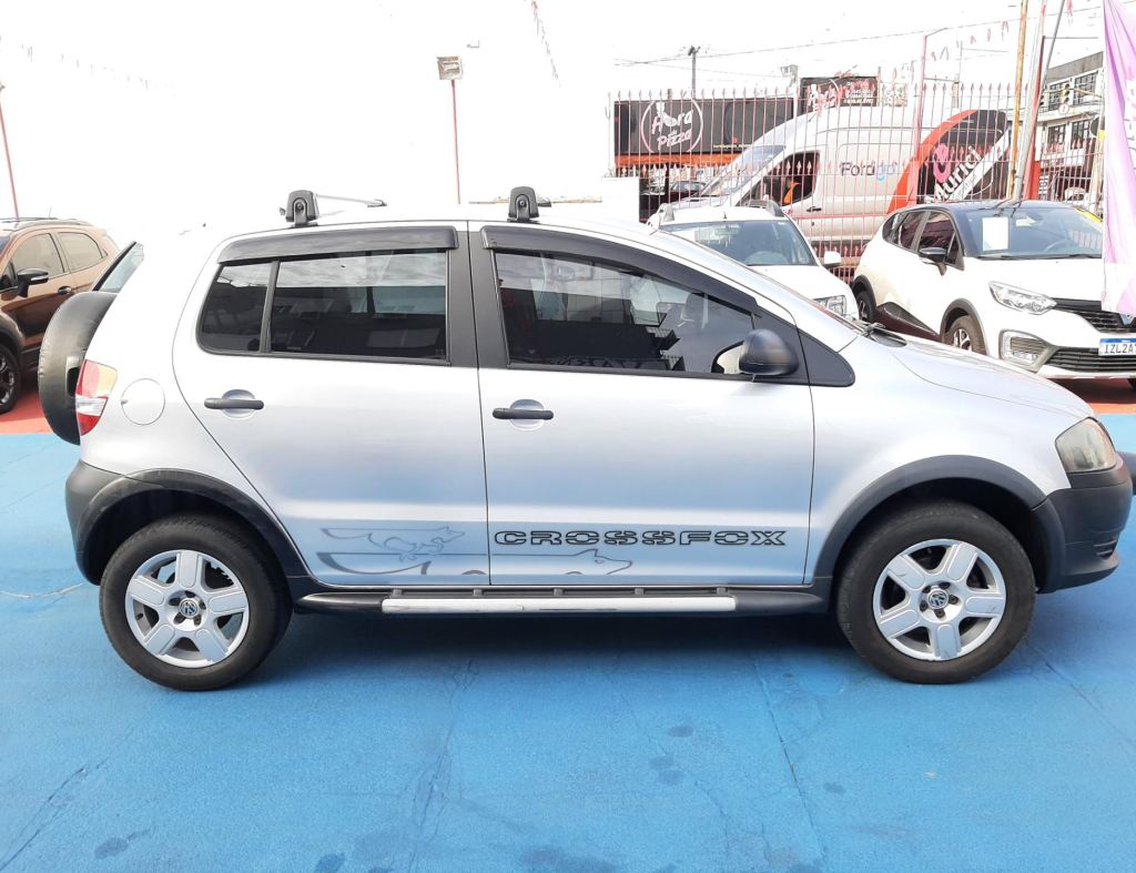 Volkswagen Crossfox 1.0 Flex 4 Portas Modelo 2009 imagem 3