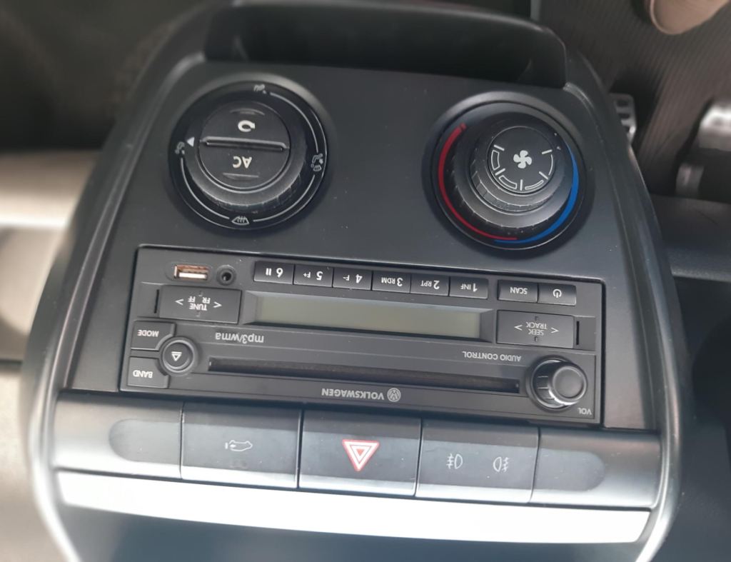 Volkswagen Crossfox 1.0 Flex 4 Portas Modelo 2009 imagem 19