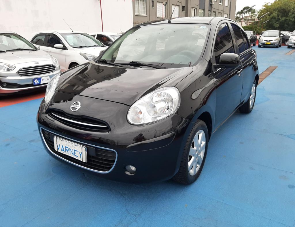 Nissan March Sv 1.0 Flex 4 Portas Modelo 2014 imagem 2
