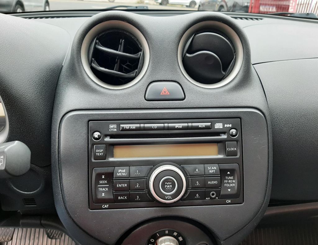 Nissan March Sv 1.0 Flex 4 Portas Modelo 2014 imagem 18