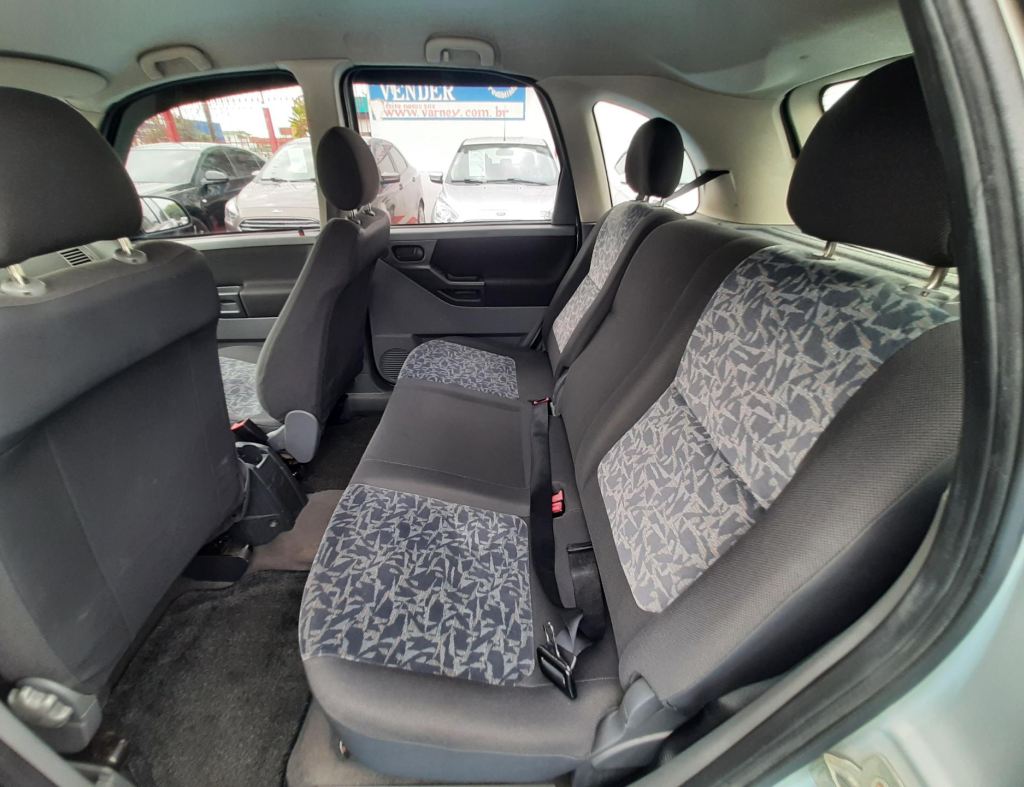 Chevrolet Meriva Joy 1.8 Flex 4 Portas Modelo 2005 imagem 16