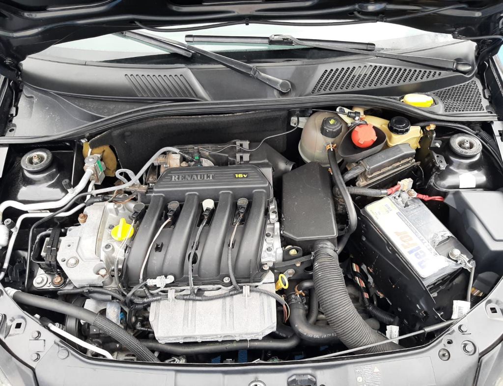 Renault Clio Sedan Privilege 1.6 16V Completo 2009 imagem 10