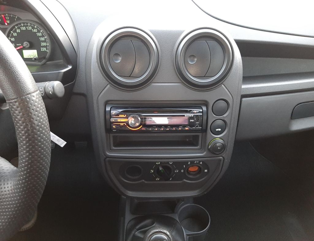 Ford Ka 1.0 Flex 2 Portas Modelo 2011 imagem 16