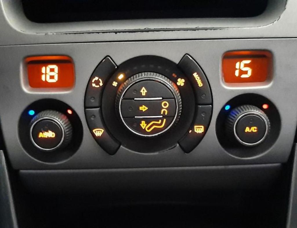 Peugeot 408 Allure 2.0 Flex Modelo 2014 imagem 20