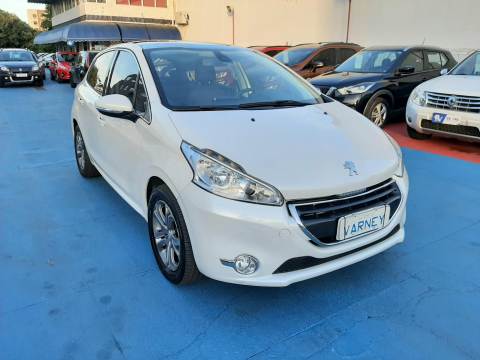 Peugeot 208 Griffe 1.6 Automatico Flex 4 Portas Modelo 2015