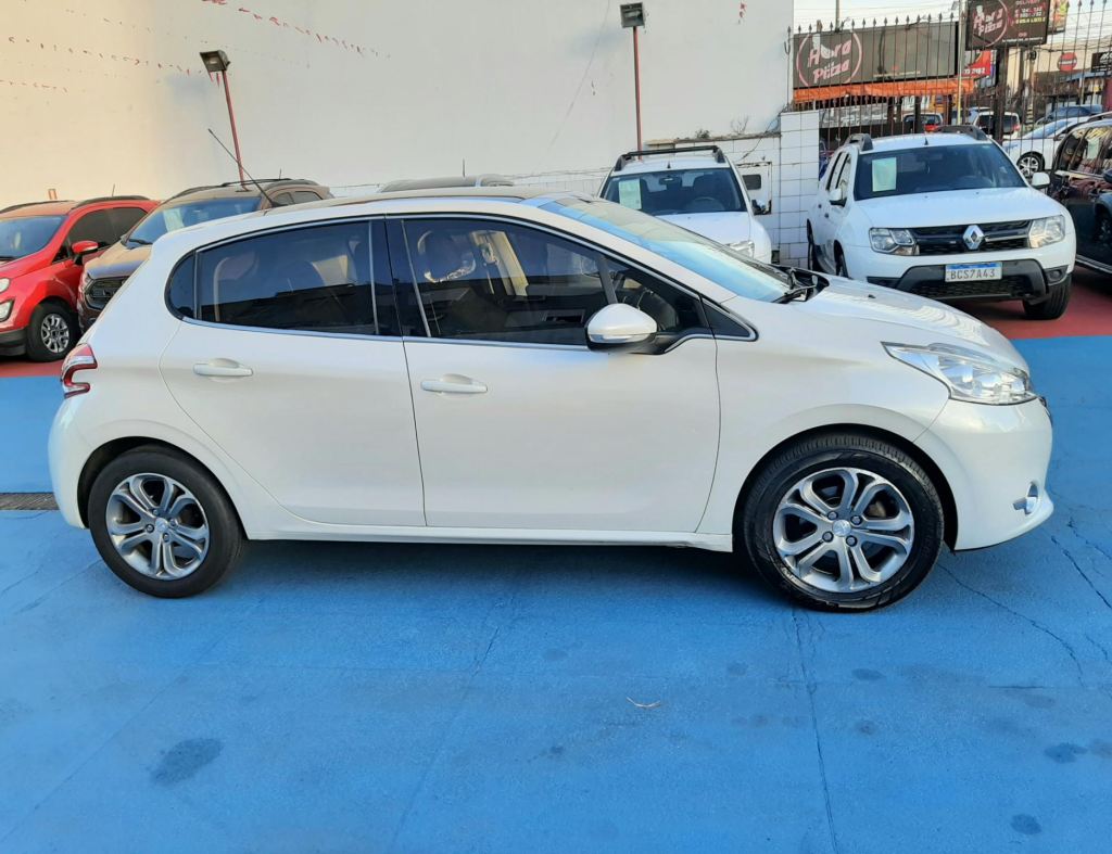 Peugeot 208 Griffe 1.6 Automatico Flex 4 Portas Modelo 2015 imagem 3