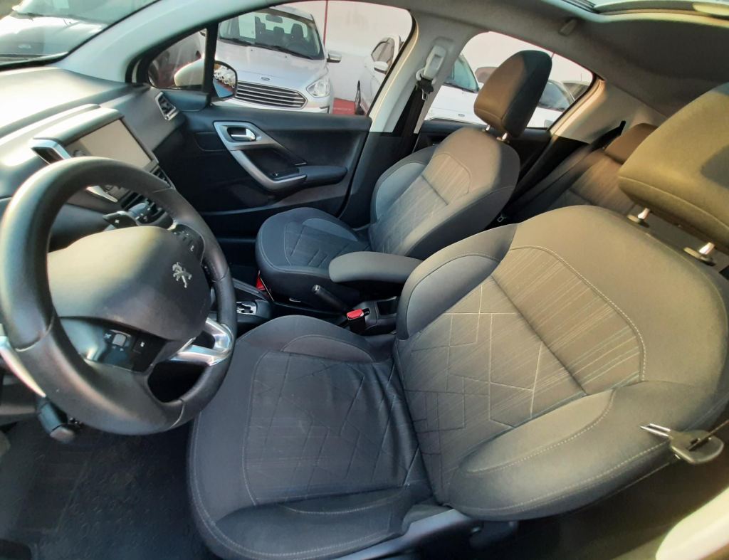 Peugeot 208 Griffe 1.6 Automatico Flex 4 Portas Modelo 2015 imagem 15