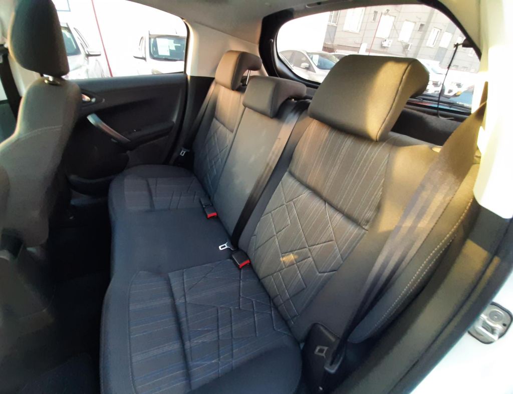 Peugeot 208 Griffe 1.6 Automatico Flex 4 Portas Modelo 2015 imagem 16