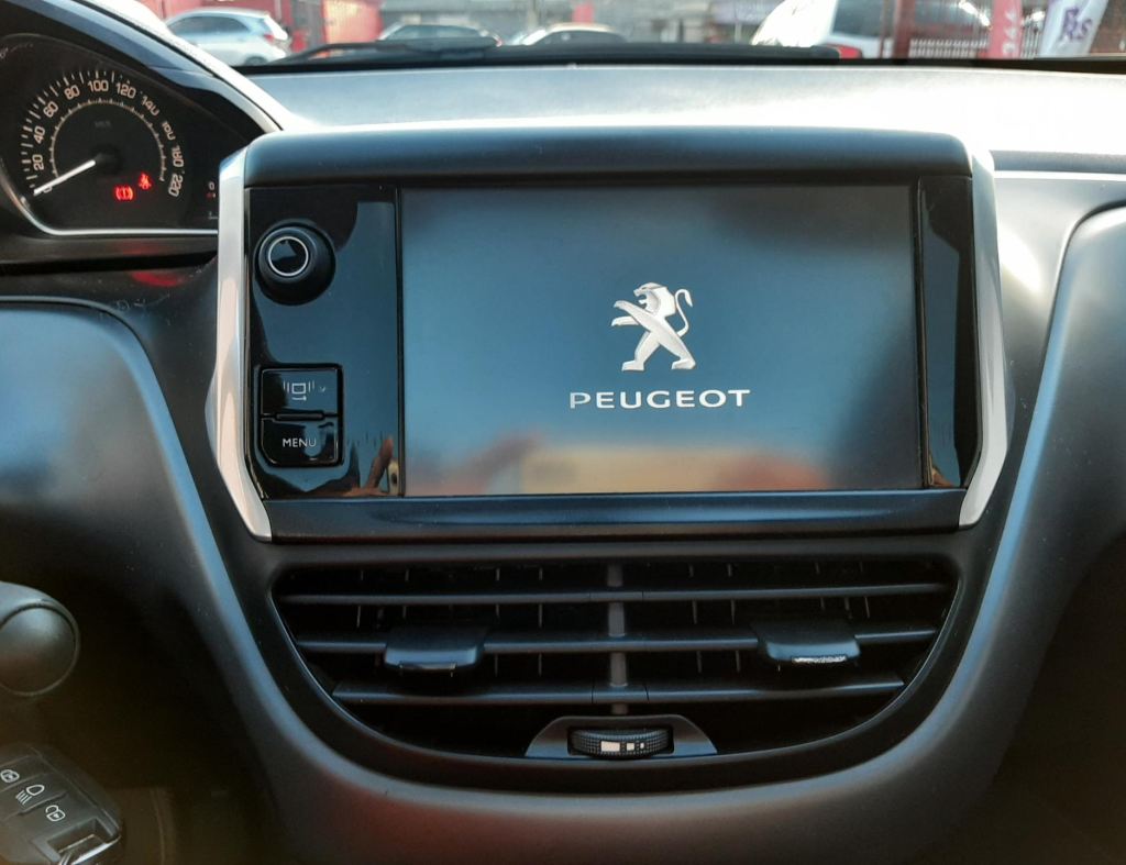 Peugeot 208 Griffe 1.6 Automatico Flex 4 Portas Modelo 2015 imagem 18