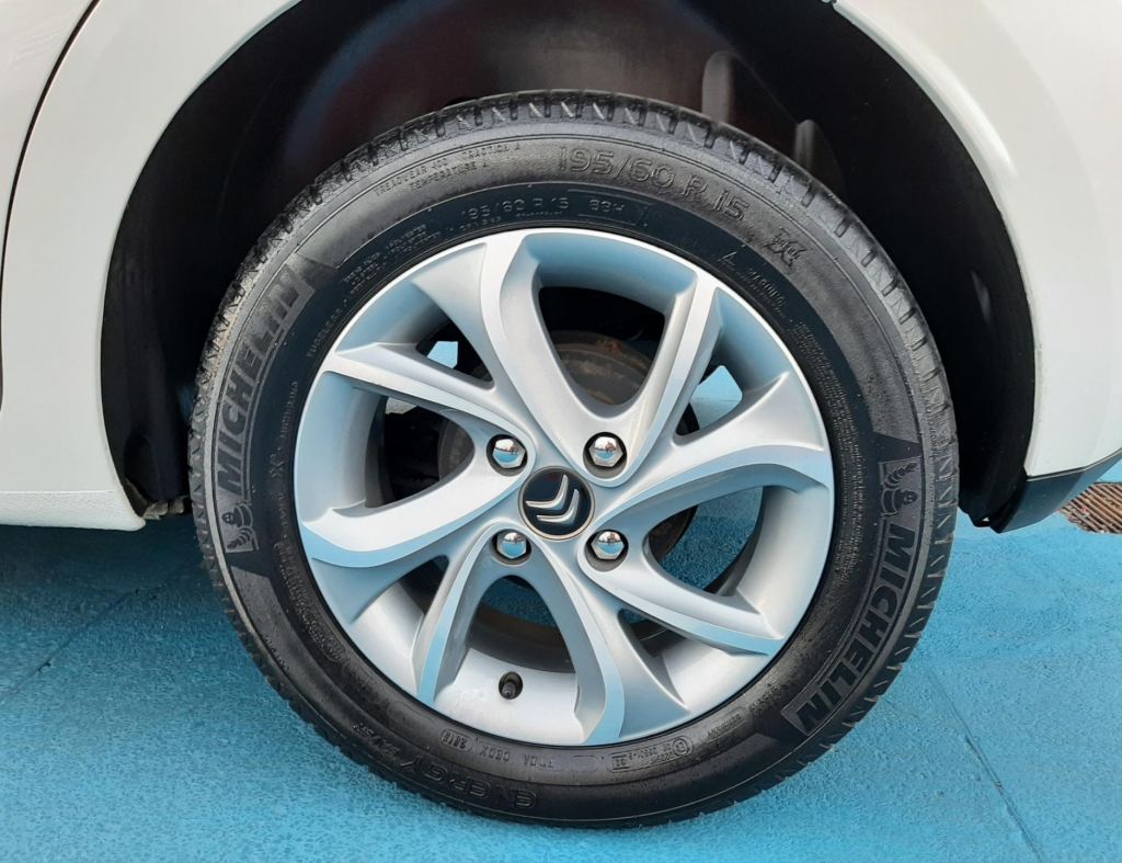 Citroen C3 90M Tendance 1.5 Flex 4 Portas Modelo 2014 imagem 11