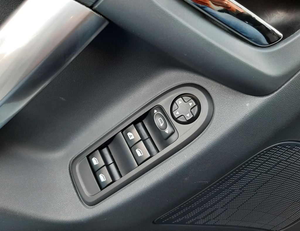 Citroen C3 90M Tendance 1.5 Flex 4 Portas Modelo 2014 imagem 21