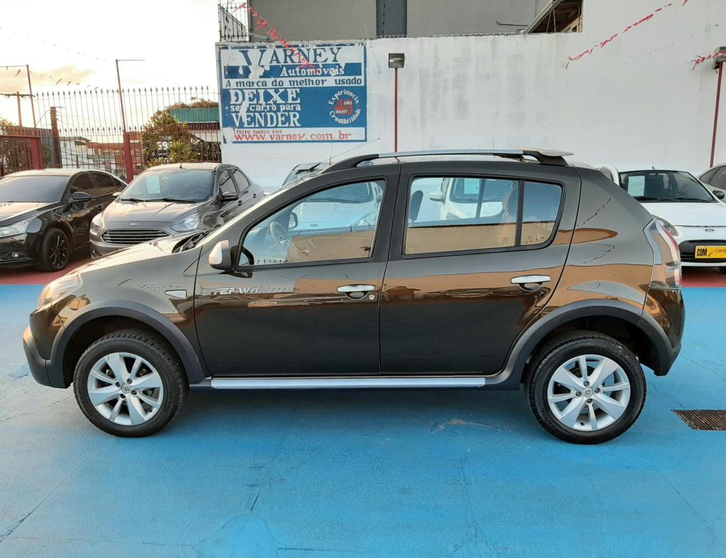 Renault Sandero Stepway 1.6 Flex 4 Portas Modelo 2013 imagem 4