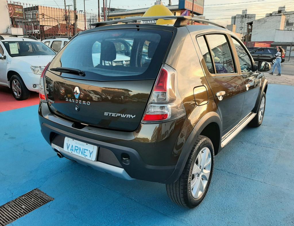 Renault Sandero Stepway 1.6 Flex 4 Portas Modelo 2013 imagem 5
