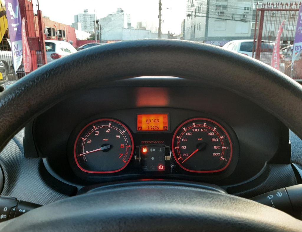 Renault Sandero Stepway 1.6 Flex 4 Portas Modelo 2013 imagem 19