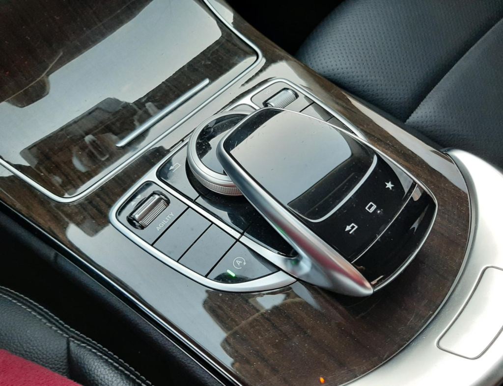 Mercedes-Benz C-180 Exclusive 1.6 Turbo Modelo 2015 imagem 18