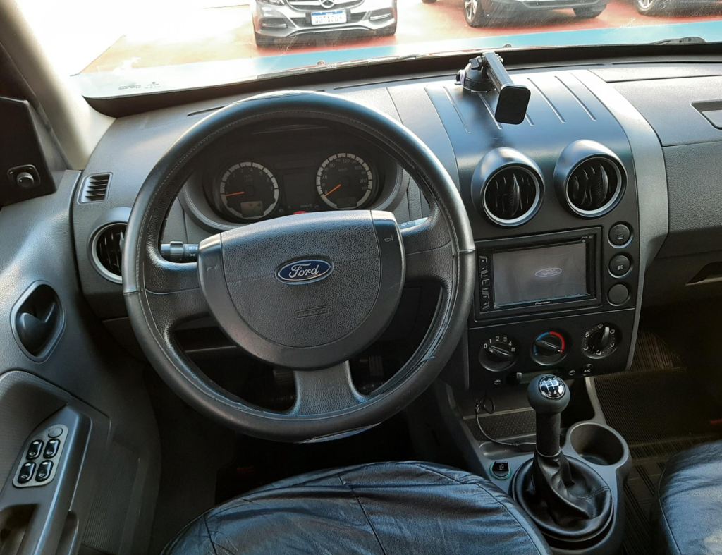 Ford Ecosport Xls 1.6 4 Portas Modelo 2004 imagem 15