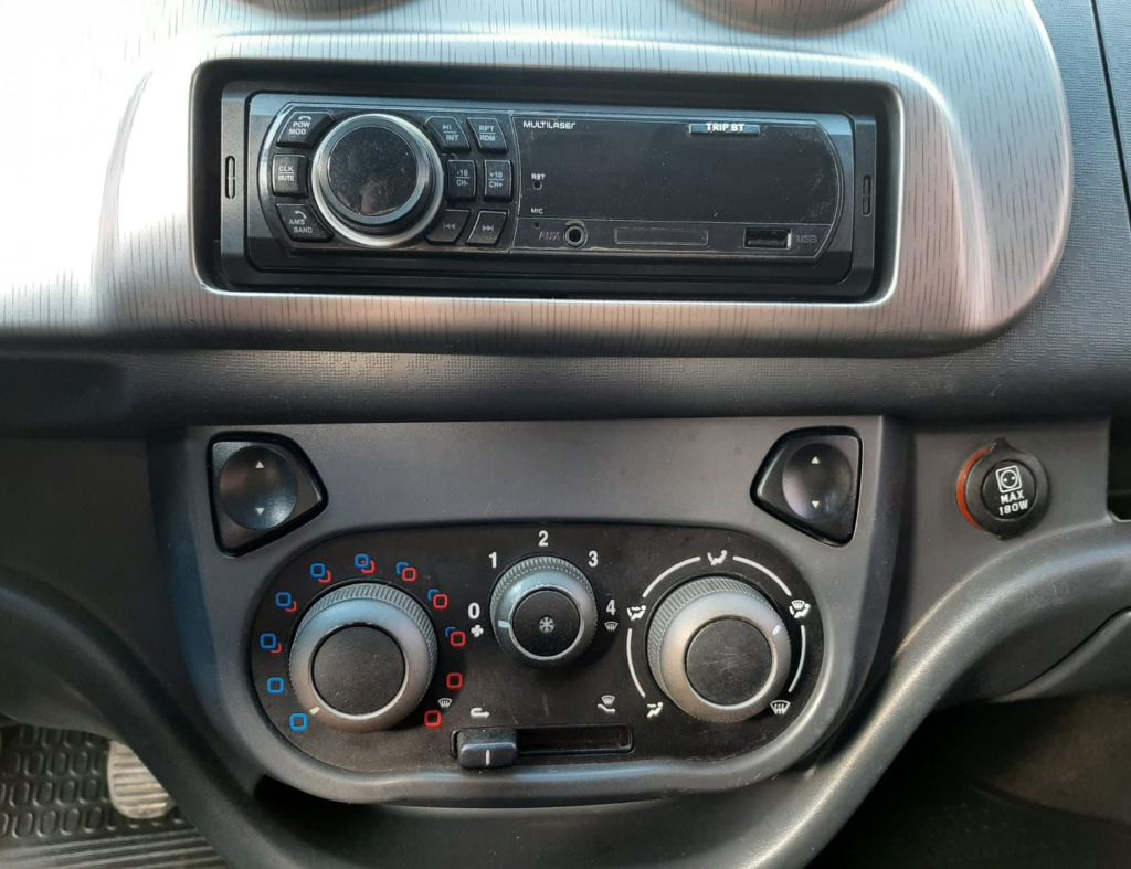 Fiat Uno Way 1.0 Flex 4 Portas Modelo 2013 imagem 16