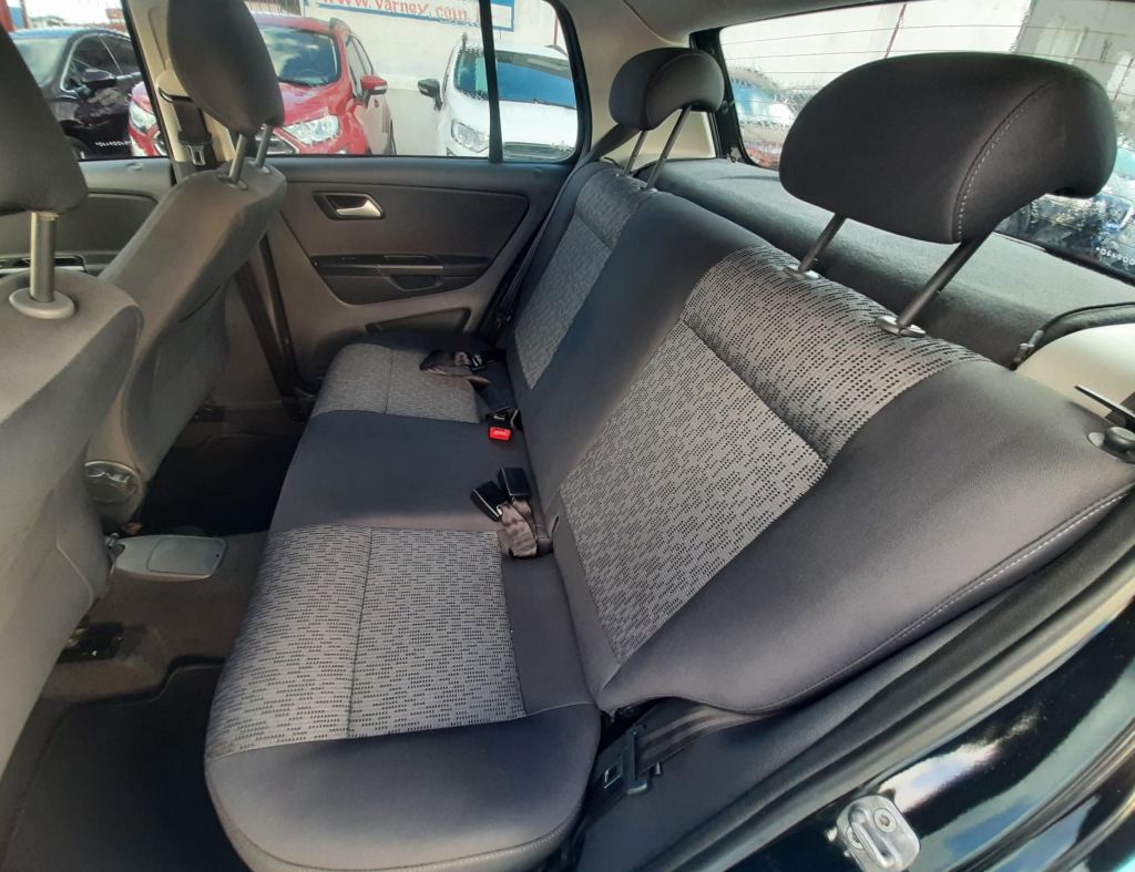 Volkswagen Fox 1.0 Gii Flex 4 Portas Modelo 2014 imagem 13